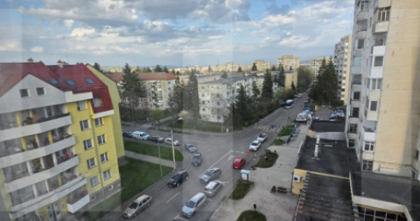 Apartament 3 camere, decomandate, 71 mp, zona Simeria