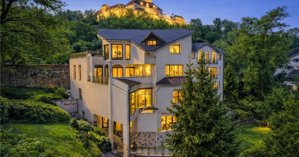 Castelariu:spectacol panoramic,locatie prestigioasa,exclusiv