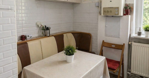 Apartament 2 camere, decomandat - zona Astra.