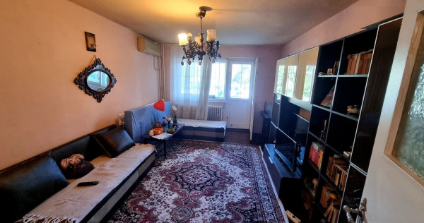 Piata ciresica-apartament 4 camere decomandat