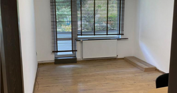 In centrul orasului, pretabil si pentru cabinet medical, sal