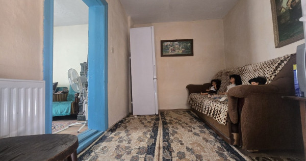 Casă + curte mare 410 mp &icirc;n Brăilița