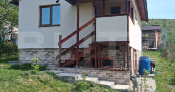 Casă cu teren 595 mp | L&acirc;ngă lac | Zonă liniștită &ndash;
