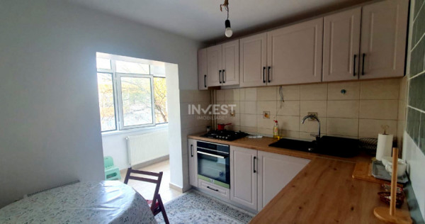 Apartament de vanzare! 3 camere, decomandat, zona Nicolina 2