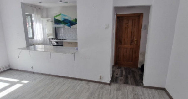 Apartament 3 camere de v&acirc;nzare &ndash; Azuga, centru| 55 mp | 6