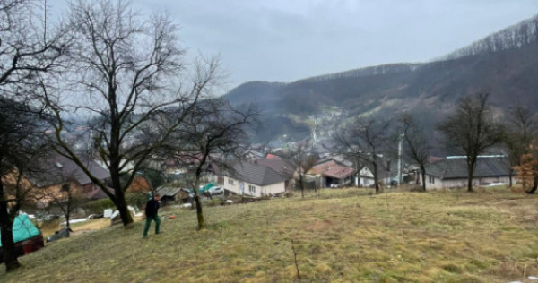 Casa reconsolidată cu teren generos &mdash; Oportunitate excele