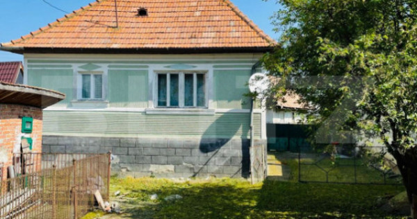Casa cu 2 camere, 141 mp, 690 mp teren, Petrestii de Mijloc