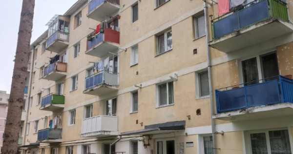De v&acirc;nzare apartament cu 3 camere la Sf&acirc;ntu Gheorghe