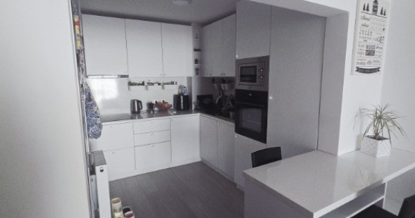 Vanzare 2 camere | White Tower | Bulevardul București | Etaj 4 din 9