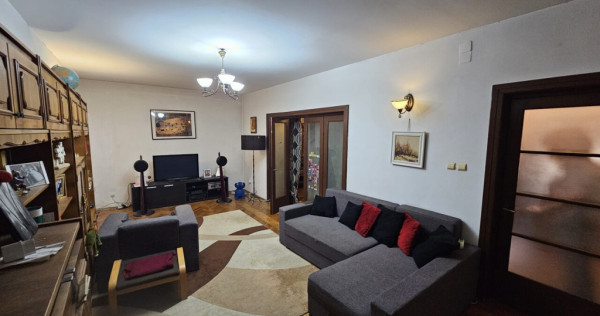 Casă ULTRACENTRALĂ + garaj &ndash; ideală firmă sau locuinț