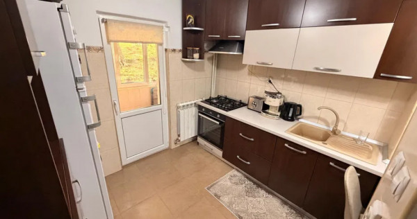 Apartament Cu 3 Camere Decomandate - Parter Zona Obcini