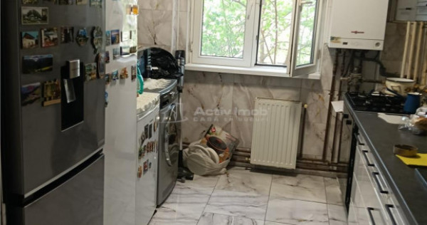 Apartament cu 3 camere-Bloc reabilitat-Teius-Stradal-Mobilat