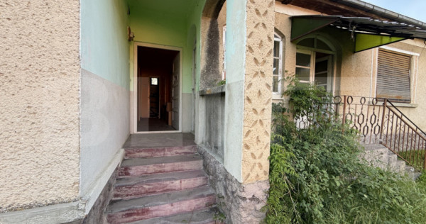 Casa cu 3 camere, 120 mp, teren 2.500 mp, zona Oar (Vetis)