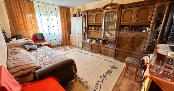 Apartament 3 camere decomandat, de vanzare, 61.33 mp, zona T