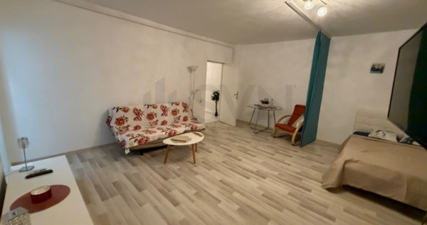 Studio Mall Vitan bloc 2001 53 mp