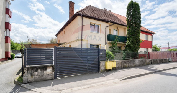 Casă / Vilă cu 6 camere de v&acirc;nzare &icirc;n zona Bartolomeu