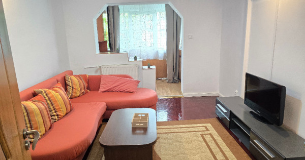 Inchiriez apartament cu 2 camere in Deva, Bld. Dacia, parter, mobilat