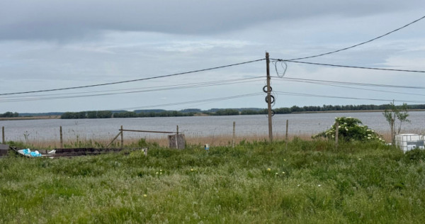 Baltag - teren intravilan, 730 mp cu vedere la lac, utilitat