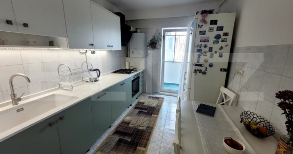 Apartament cu 4 camere decomandate, 2 bai, 2 balcoane, 76 mp