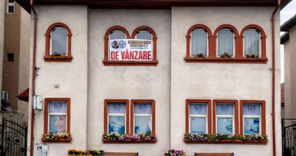 Volum arhitectural remarcabil:Rezidential Sediu firma,Clini