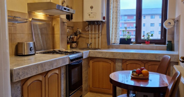 Apartament et.2, parcare privata, bucatarie separata Floresti