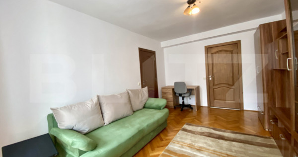 Apartament luminos cu 2 camere, decomandat, zona Penny Mana