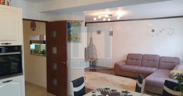Apartament decomandat, 4 camere, etaj 1/ 4 , cartier Noua