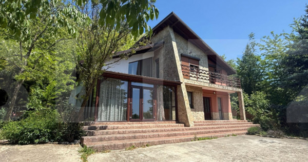 Casă individuală, 170 mp, teren 2248 mp, Com. Curtești
