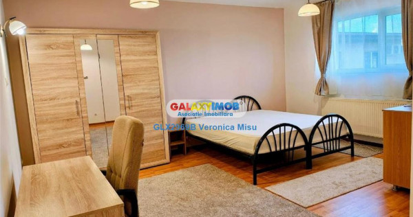 Studio de inchiriat 50mp / loc parcare/ curte / 1 Decembrie