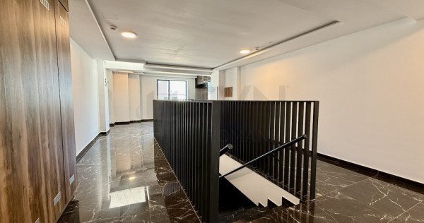 Apartament 180 mp l terasa 220 mp