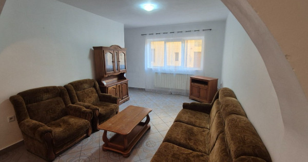 Persoana inchiriez apartament 3 camere Dambul rotund