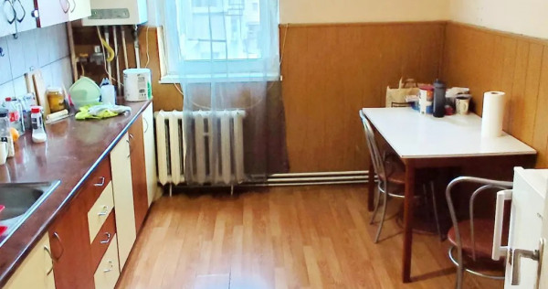 Apartament 4 camere situat &icirc;n cartierul Ștrand