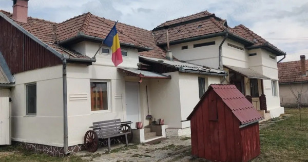 Casa de vanzare, cu cinci camere, Subcetate