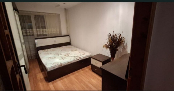 De inchiriat apartament 3 camere, Micro 20, 2100 lei