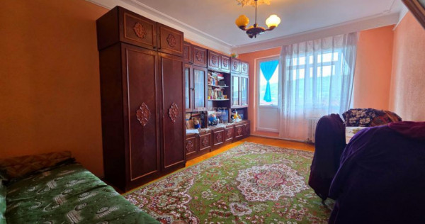 Apartament 3 camere-decomandat-etaj intermediar
