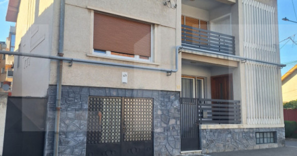 Casa de vanzare, 350 mp, zona Central