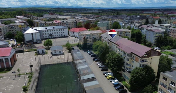 Apartament de vanzare la etaj intermediar intre scoli si ...