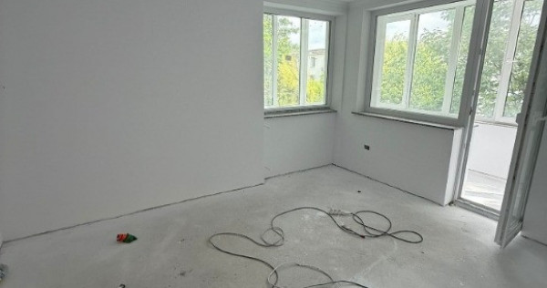 Apartament Cu 3 Camere Semidecomandate - etaj 3 Zona Ultracentrala