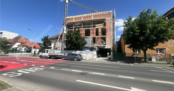 Spatiu comercial la parter cu locuri de parcare pe Calea Dum