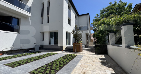 Apartament 3 camere, &icirc;n vilă, pe două niveluri, 131 mp, z