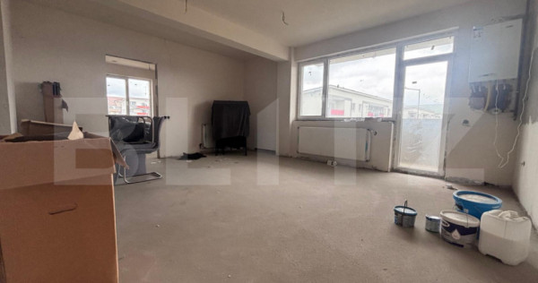 Apartament 3 camere, 2 bai, 64 mp, parcare, intermediar, zon