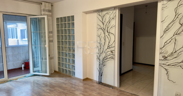 3 Camere Etaj 1/4 Cartierul Br&acirc;ncuşi