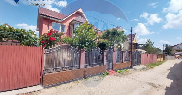 Casă / Vilă cu 4 camere de v&acirc;nzare &icirc;n zona Brestei