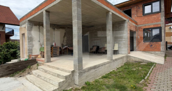 Casa 180 mp, teren 793 mp, zona centrala Campia Turzii