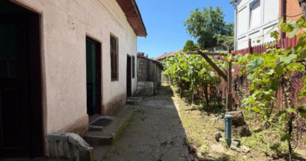 Casa 45 mp, teren 519 mp, deschidere 11,51 ml, zona Bariera