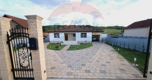 Casă / Vilă cu 5 camere de v&acirc;nzare