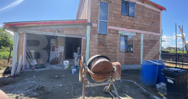 Casa individuala, 4 dormitoare, curte generoasa, garaj, zona