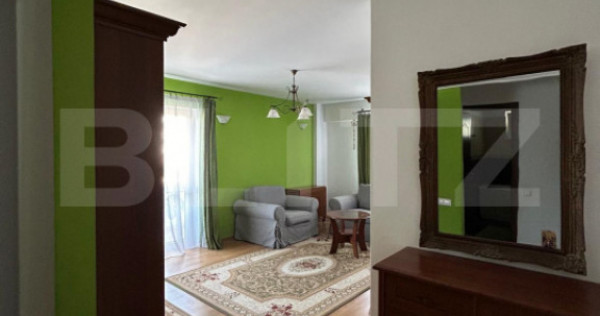 Apartament 3 camere, decomandat, zona Zamca