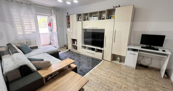 Apartament cu 3 camere decomandat, complet mobilat, zona Mal