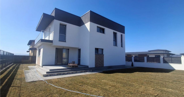 Vila moderna de 4 camere in Cristian